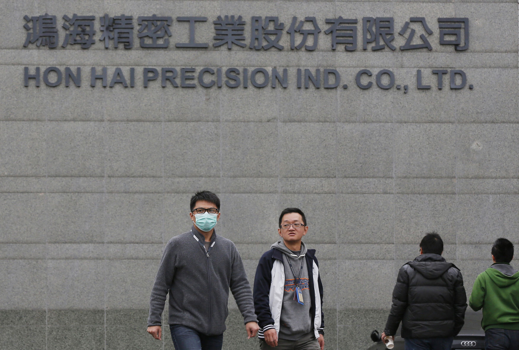 Landing massive Foxconn plant huge victory for Walker